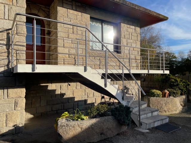 Réalisation d'une rambarde pour cette jolie maison située au coeur de la Bretagne 